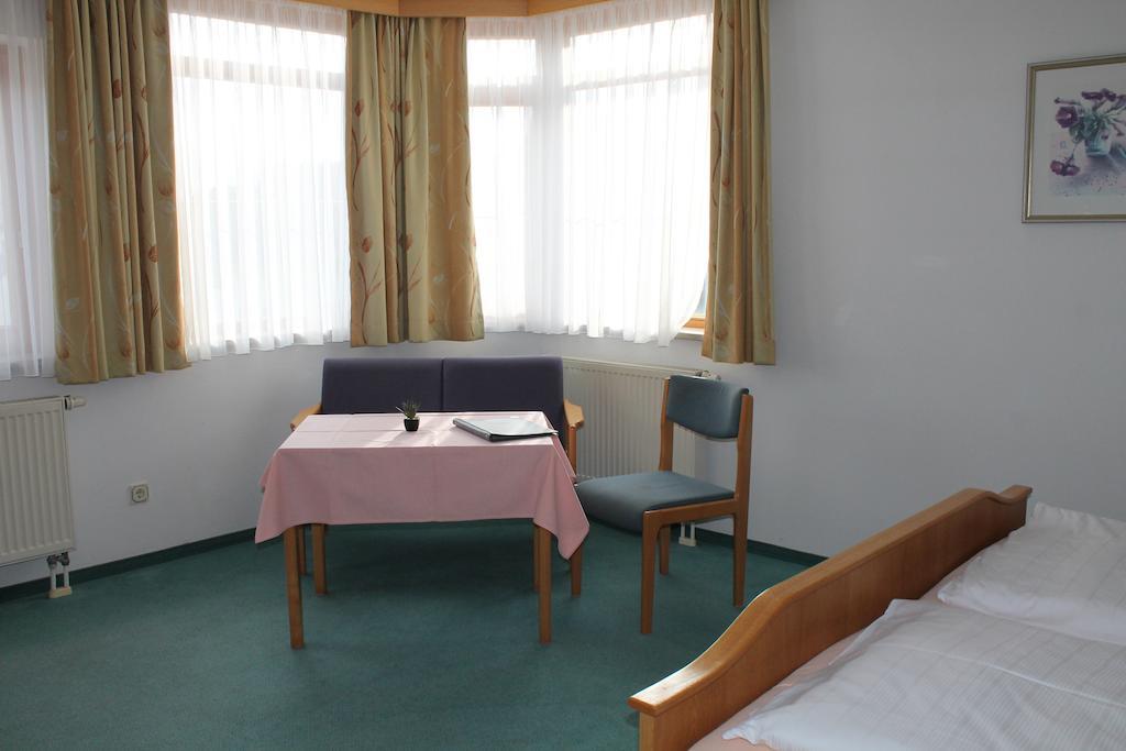 Hotel Garni Vogelsang Bad Fussing Room photo